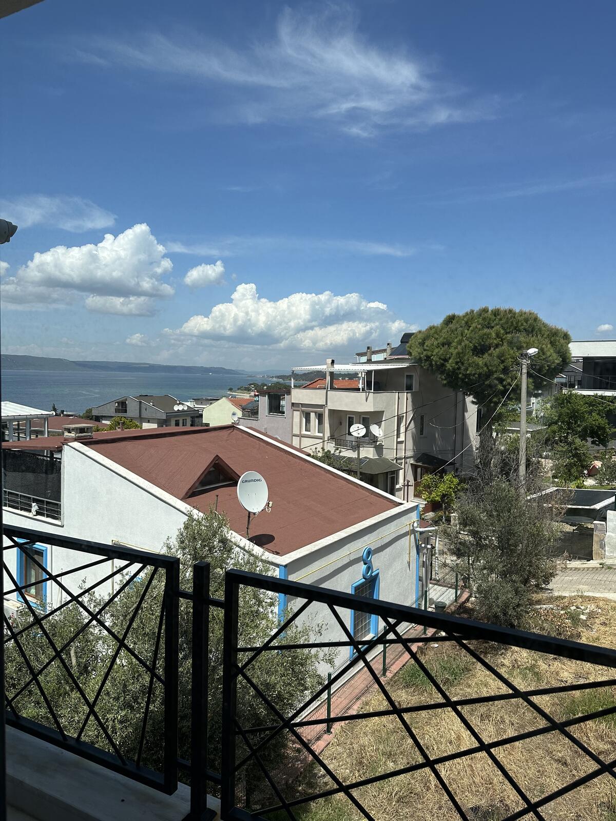 Yemek odasından deniz manzarası