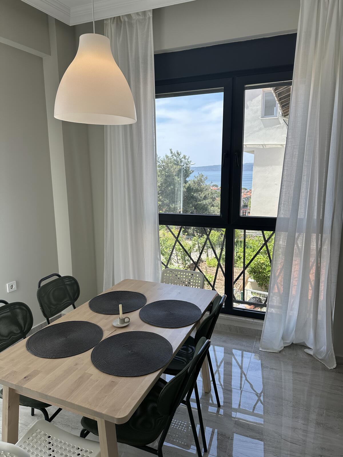 Açık plan salon ve yemek odası